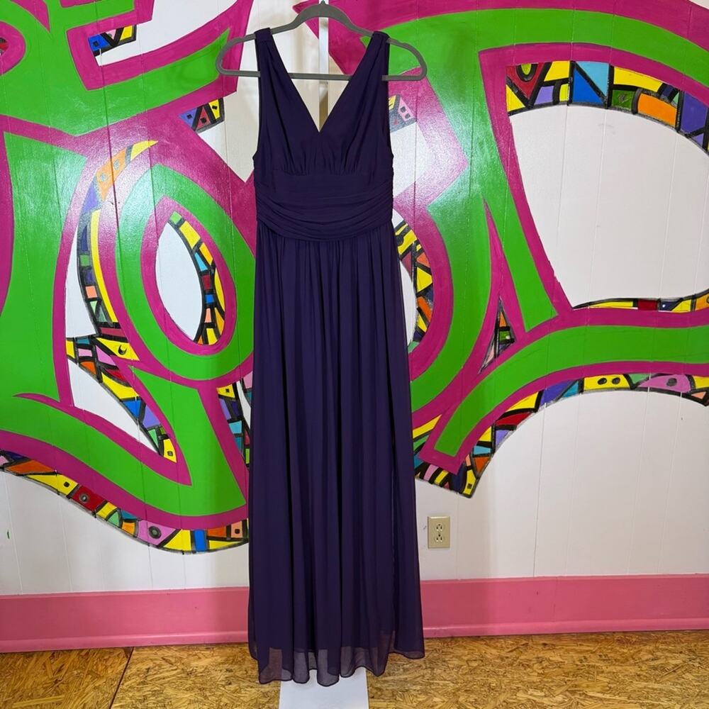 Ever Pretty, Elegant Purple Evening Gown. Size 4. In excellent condition!